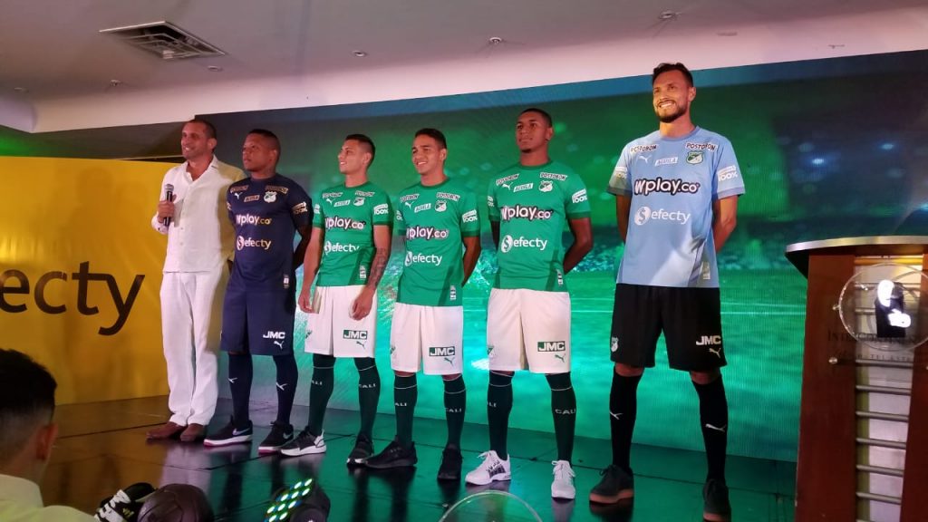 Deportivo Cali presentó su nueva indumentaria para el 2020