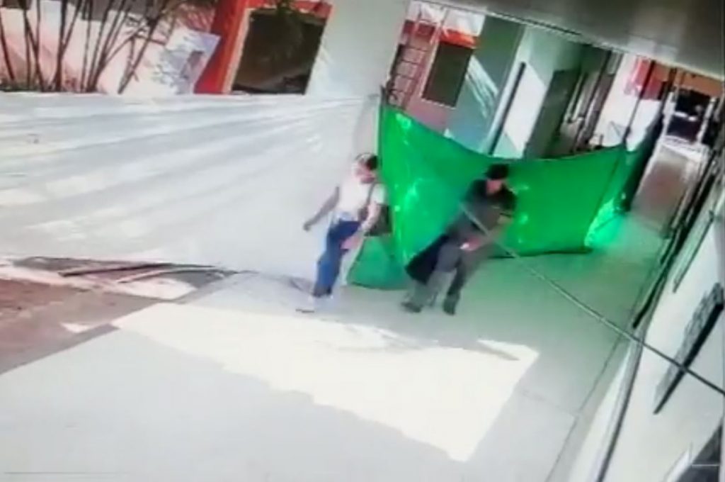 En video: costoso equipo para reanimar pacientes infartados fue robado en hospital de Roldanillo