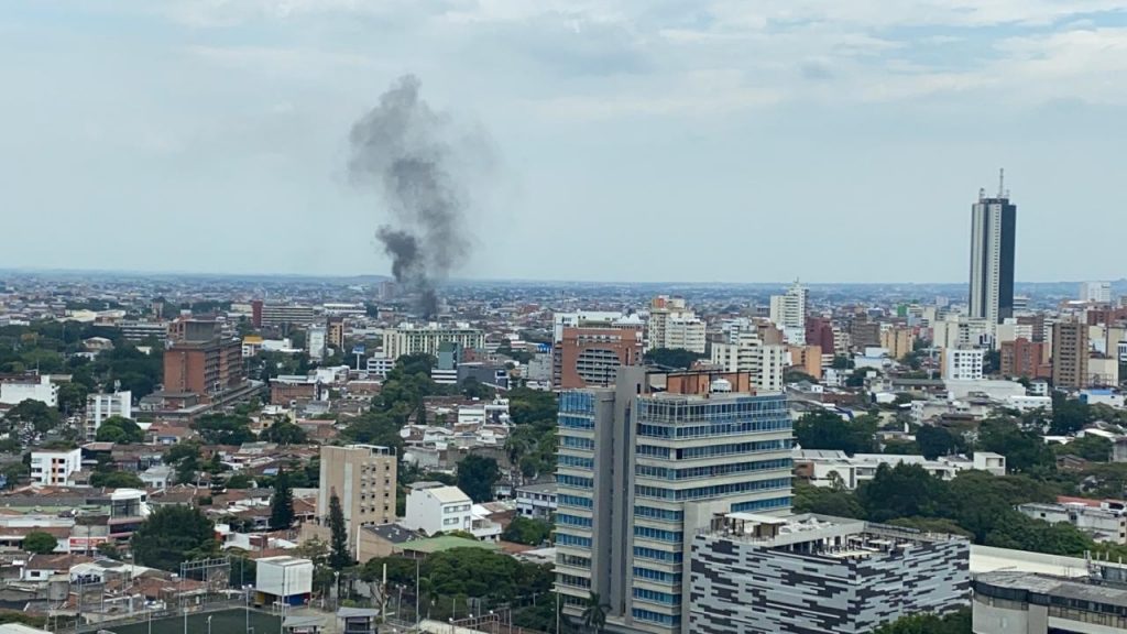 Atienden emergencia por incendio en una bodega del barrio San Nicolás de Cali