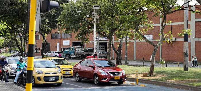 Conductores caleños se encuentran a la espera sobre el futuro de las "fotomultas"