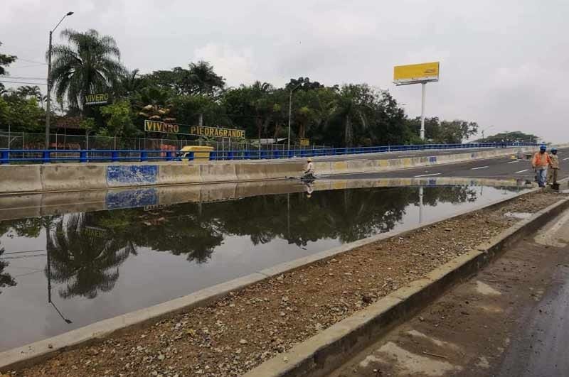 Tras inundación del fin de semana, buscan solución al drenaje de nuevo puente en vía Cali -Jamundí