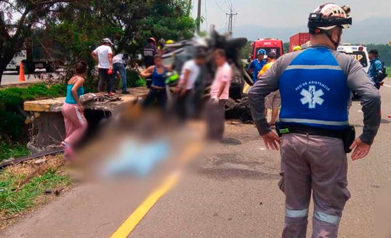 Identifican a dos personas que murieron en accidente en vía Cali – aeropuerto