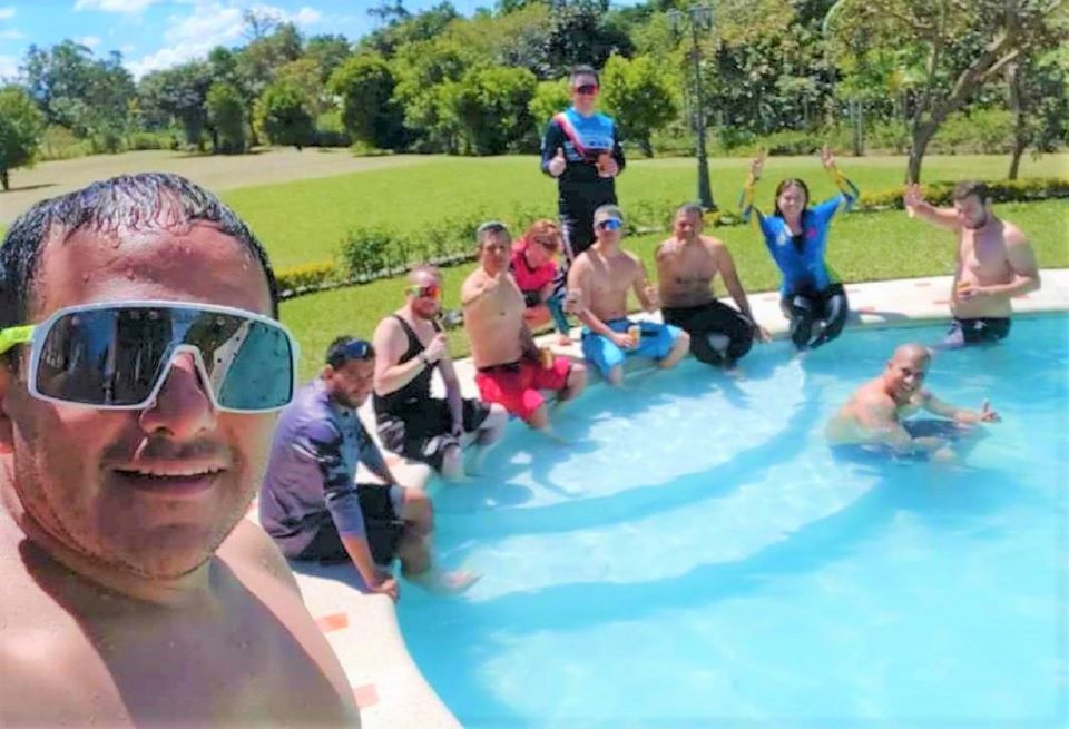 En fotos: Procurador regional y personero de Popayán habrían incumplido la cuarentena en reunión social en piscina