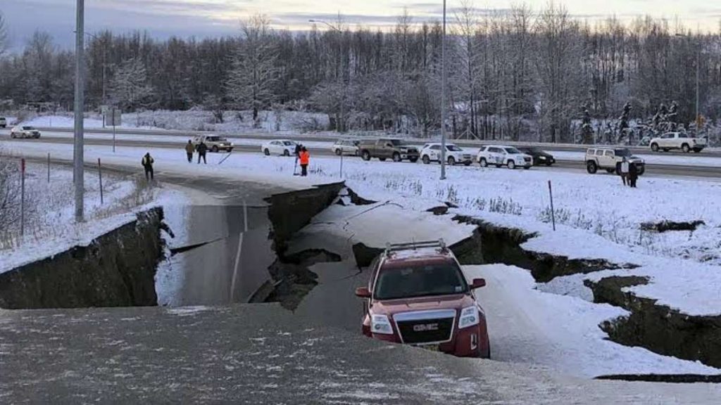 Costa de Alaska, EE.UU sufrió terremoto de 7,8. Advertencia de tsunami fue cancelada