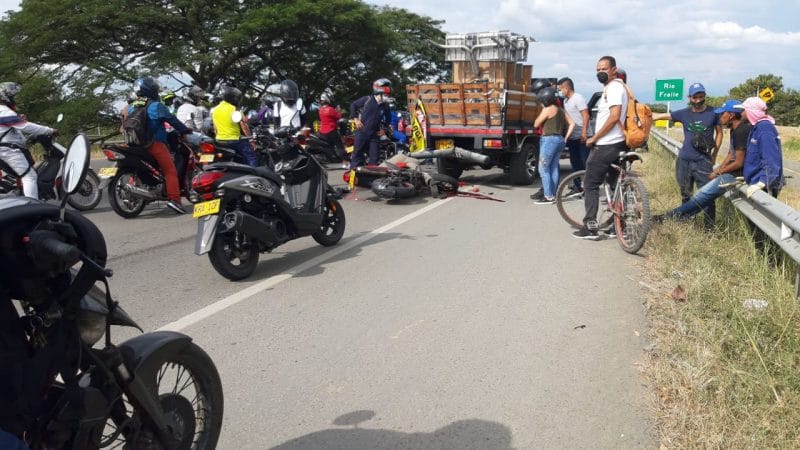 Un motociclista muerto deja aparatoso accidente en la vía Cali-Palmira