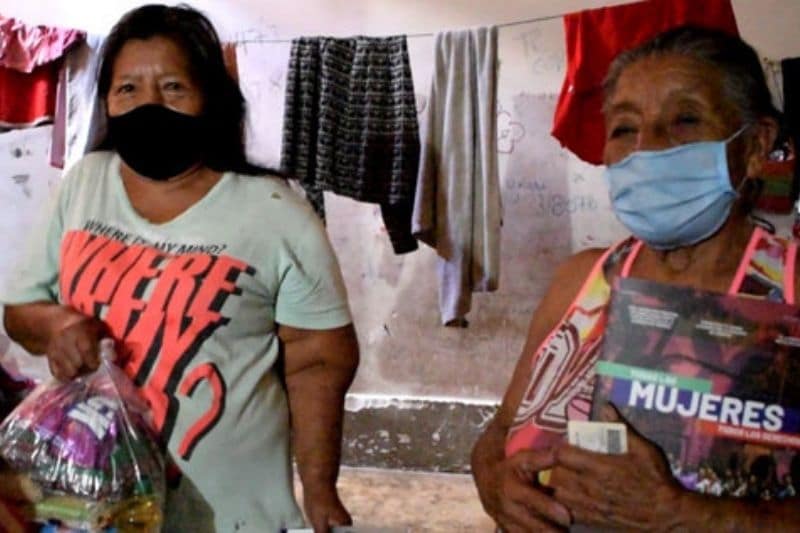 Mujeres indígenas Embera katío reciben ayudas humanitarias en Cali
