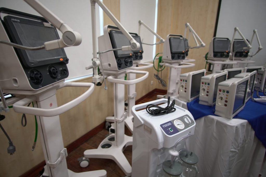 El HUV recibe donación de equipos biomédicos de última tecnología