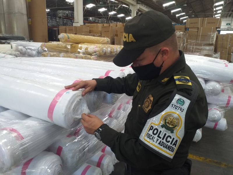 En Cali: Incautan mercancía textil de contrabando en una bodega