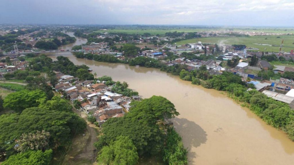 Extienden llamado a los habitantes del Jarillón para evitar inundaciones