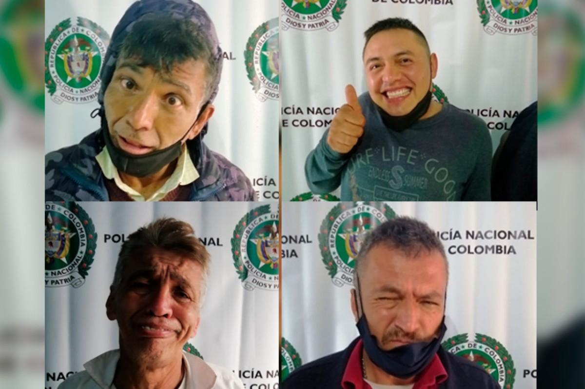 Capturados por hurto en Bogotá, hacen muecas en la reseña policial