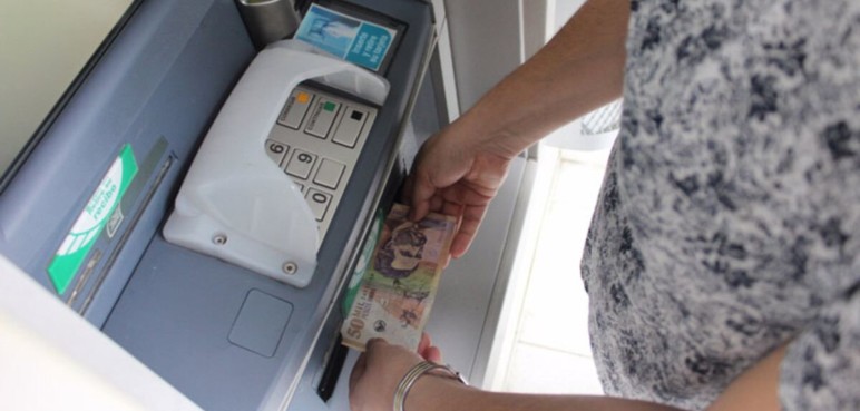 El anuncio de un banco del país que le sacó sonrisas a sus clientes: devolverán dinero
