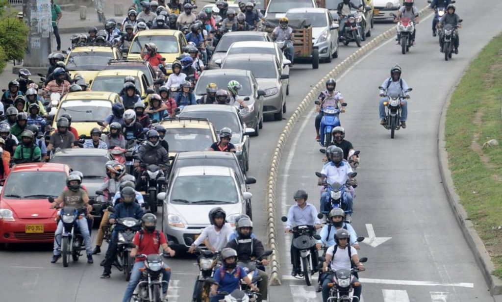 Buscan aprobar ley que prohíba que menores de 10 años viajen en motocicleta