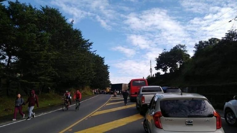 Comunidades Indígenas Bloquean Vía Panamericana Entre Popayán Y Cali 2768