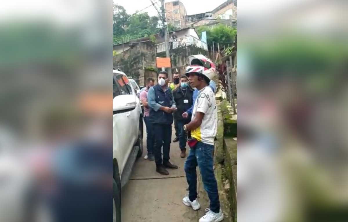 Vehículo oficial de la Alcaldía de Cali chocó contra motociclista en Siloé
