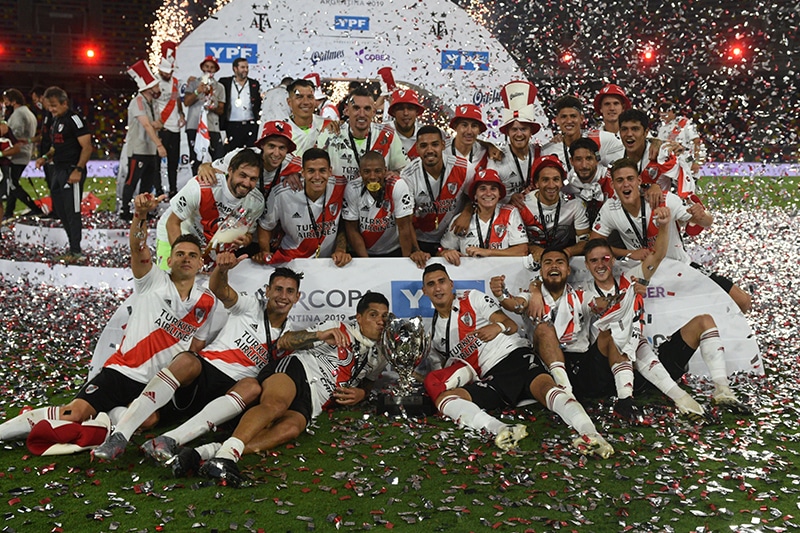 Santos Borré marcó y River Plate se adjudicó la Supercopa Argentina