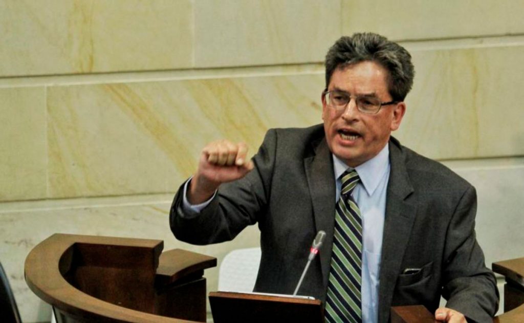 ATENCIÓN: Renuncia Alberto Carrasquilla, Ministro de Hacienda