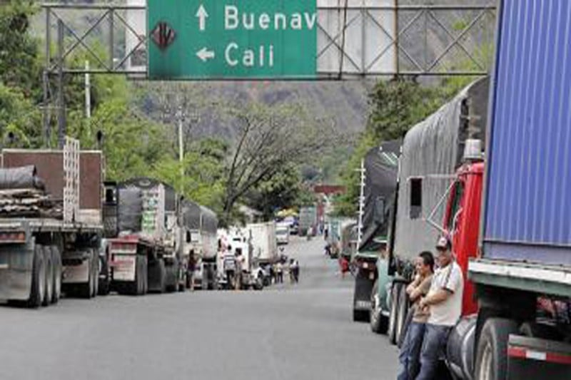 Algunos bloqueos en las vías de municipios del Valle del Cauca persisten