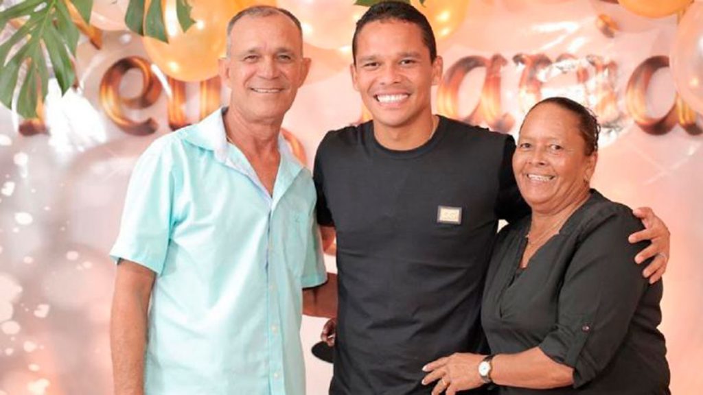 Muere de covid la madre del futbolista del Villarreal Carlos Bacca