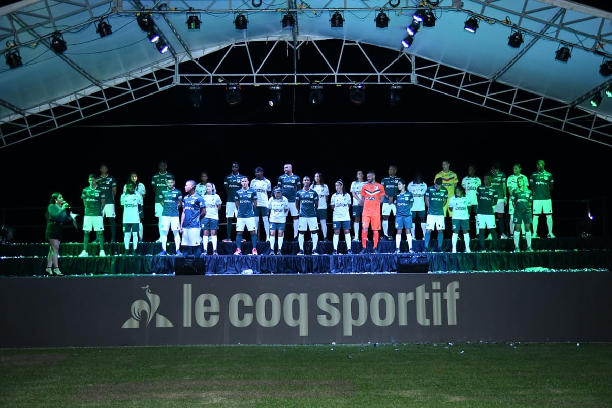 Deportivo Cali presentó los diseños de sus nuevas camisetas Le Coq Sportif
