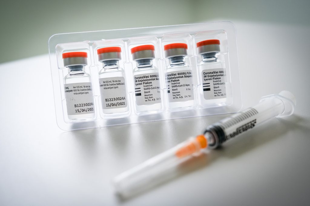 No hay vacunas de Sinovac para segundas dosis en Cali