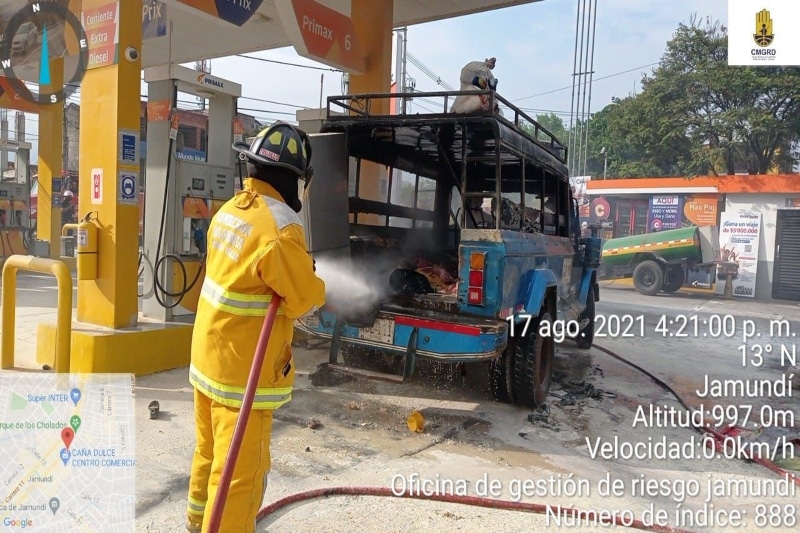 Guala se incendió mientras tanqueaba en Jamundí, hay 8 heridos
