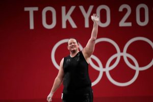 Termina participación en Olimpiada de Tokio primera pesista transgénero