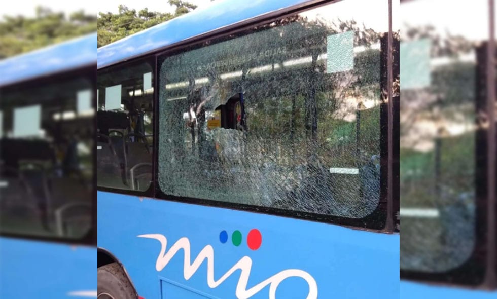 "Están incentivando a jóvenes a tirar piedras a buses del Mío": presidente Metrocali