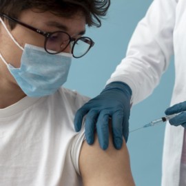 Colombia espera aprobación del Invima para vacunar menores contra covid-19