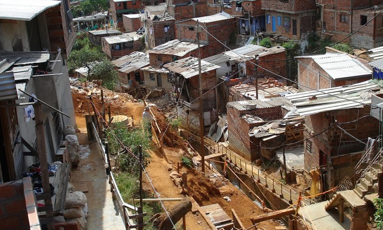 casi-medio-millon-colombianos-entraron-pobreza-2020-02-09-2021