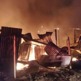 Tragedia en Tuluá: incendio consumió cuatro casas y deja a varios heridos