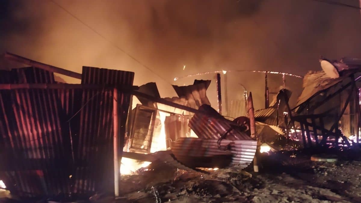 Tragedia en Tuluá: incendio consumió cuatro casas y deja a varios heridos