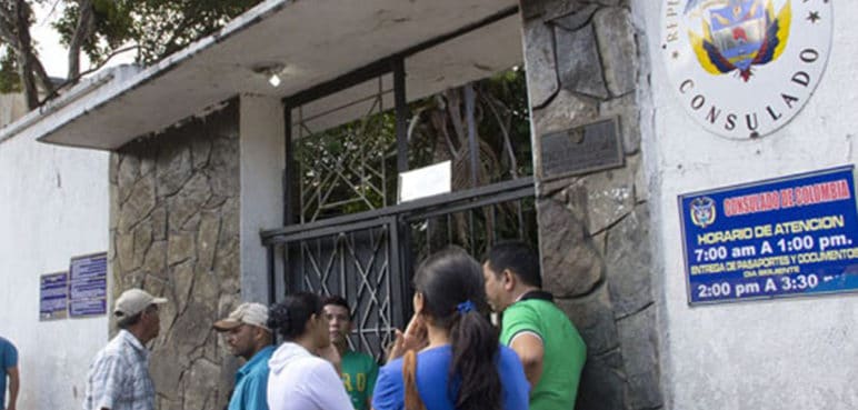 Colombia está dispuesta a reabrir sus servicios consulares en Venezuela