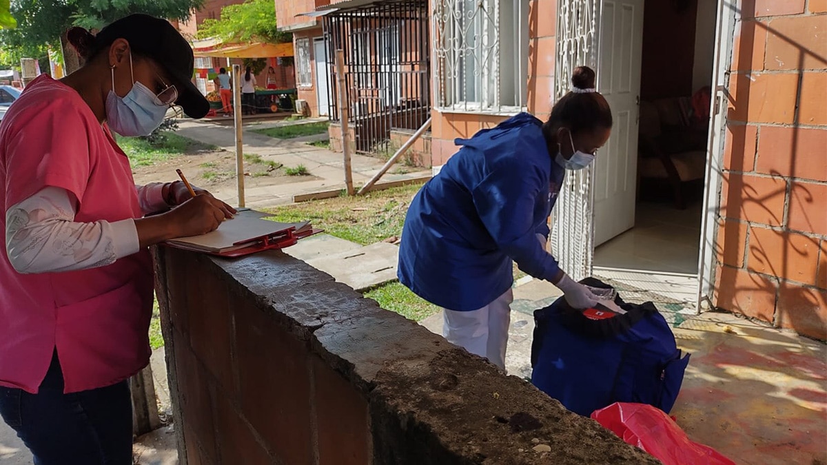 Vacunación contra el covid-19 llegó hasta los hogares de los caleños