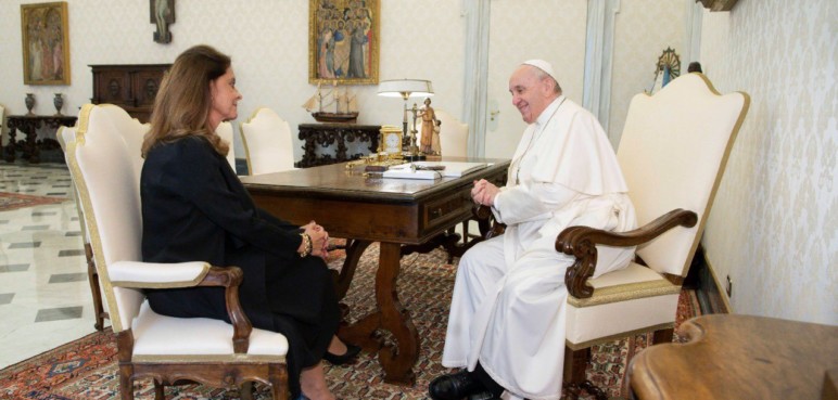 Marta Lucía Ramírez habló con el Papa y la monja Gloria Narváez en el Vaticano