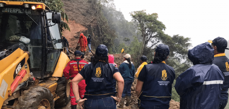 Confirman el fallecimiento de dos personas en derrumbe de Bolívar, Valle