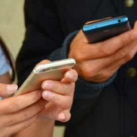Con una ley se regulará el uso del celular en colegios hasta grado noveno