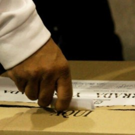 Colombianos en España votaron masivamente y en calma