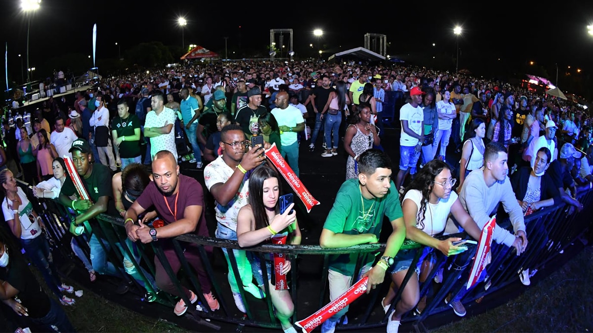 Gilberto Santa Rosa cantó 'Pachito E'Ché' en el Superconcierto de la Feria