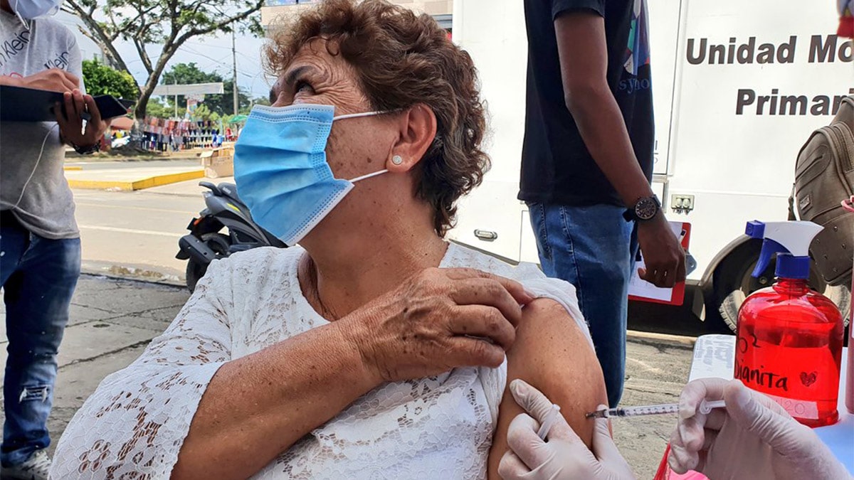 Pedirán carné de vacunación con esquema completo para ingresar a Colombia