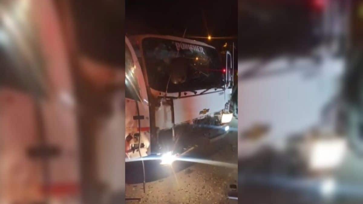 ELN se atribuye atentado contra camión de la Policía en Cali