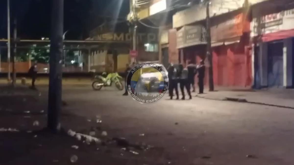 Explosión de artefacto en el centro de Cali deja un ciclista herido
