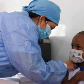 Más de 127 mil dosis de Sinovac llegaron al Valle para vacunar a niños