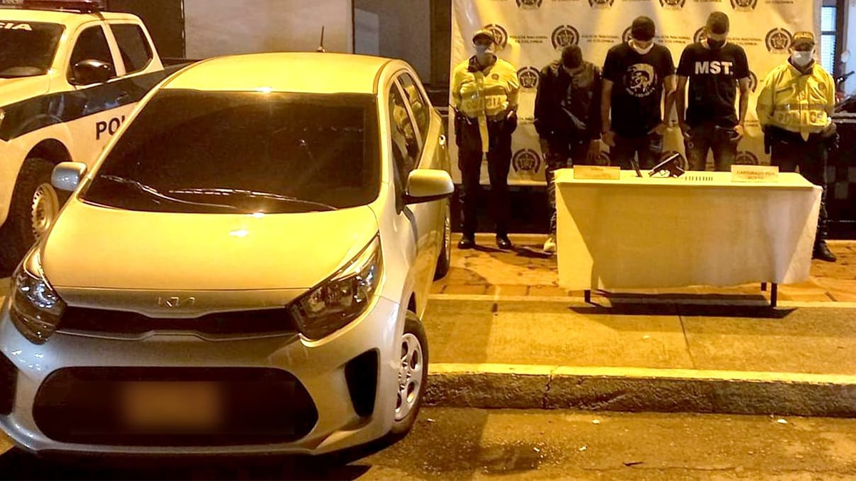Video: Ladrones llegaron en tres motos y robaron local de comidas en Aranjuez