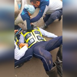Un agente de tránsito resultó herido luego de ser arrollado por motociclista