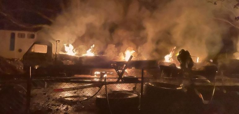 Encapuchados quemaron las lanchas del Club Náutico en Cartago, Valle del Cauca