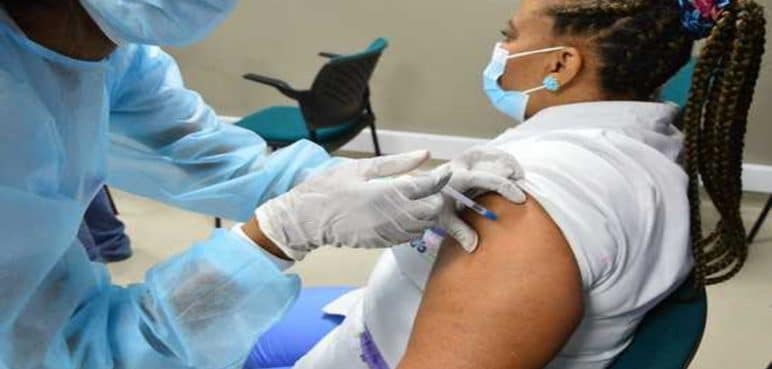 Vacunación evitó la muerte de más de 3 millones de vallecaucanos, dicen expertos