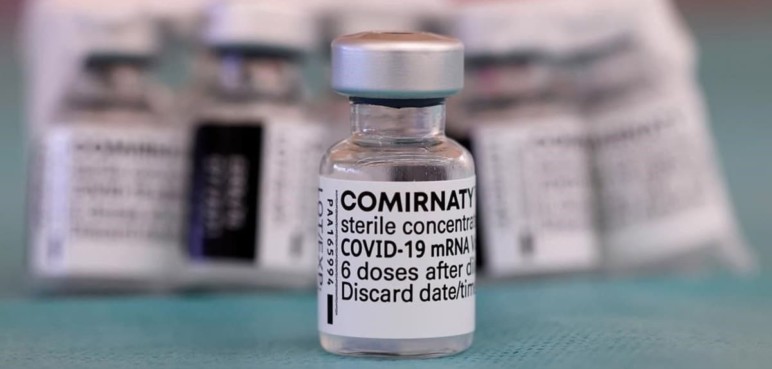 Vacuna Pfizer cambió de nombre y ahora se conoce como Comirnaty