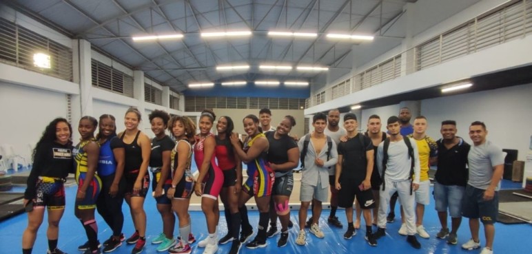 Con un vallecaucano, Selección Colombia de pesas buscará hacer historia en Cuba