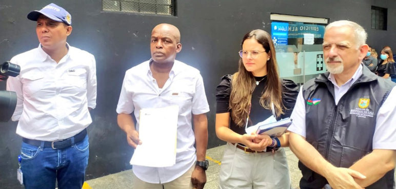 Guarda de tránsito interpuso denuncia penal contra conductor que le tiró el carro
