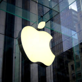 Apple reducirá producción de iPhone y AirPods ante situación geopolítica